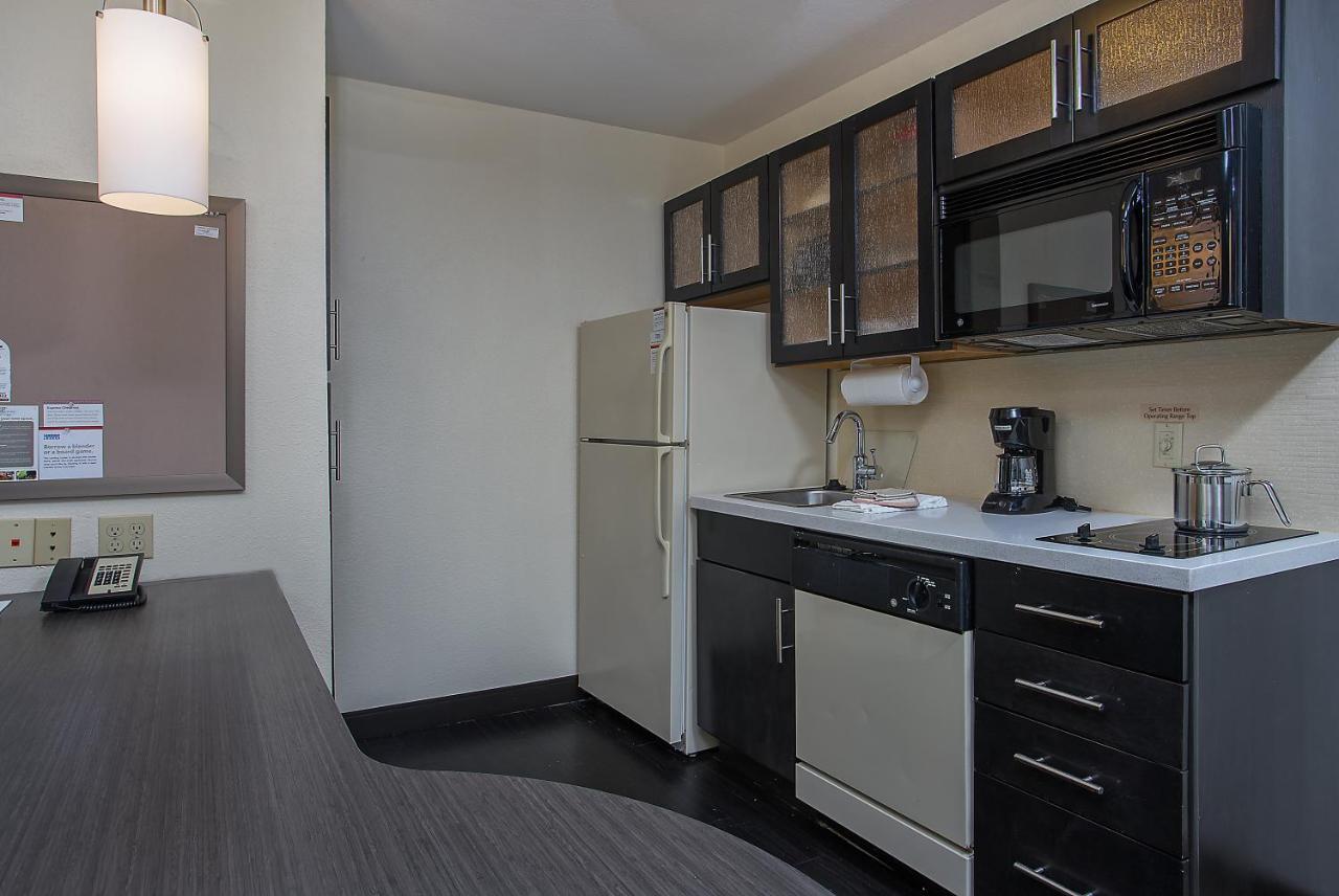 Candlewood Suites Louisville Airport By Ihg Exteriör bild